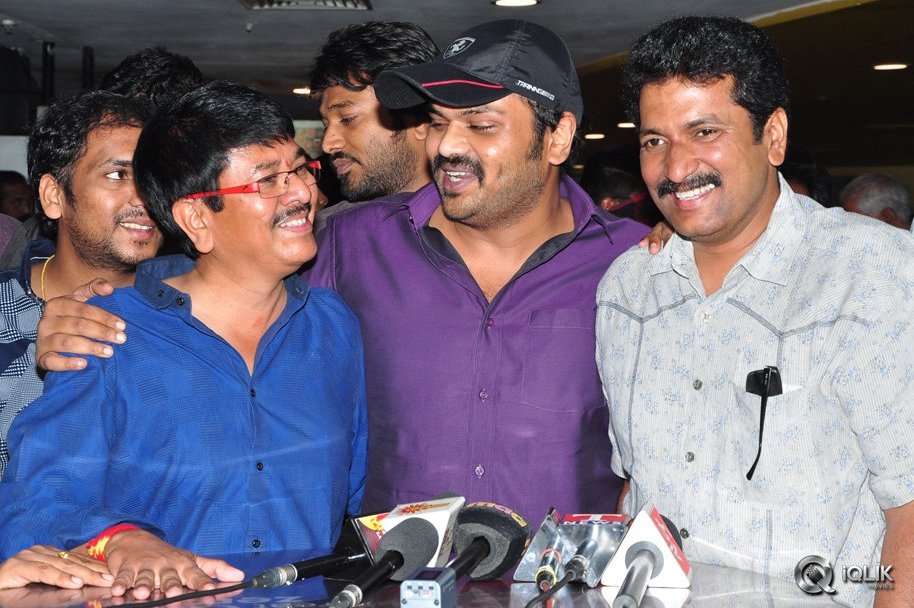 Eedorakam-Aadorakam-Movie-Team-at-Prasads-IMAX